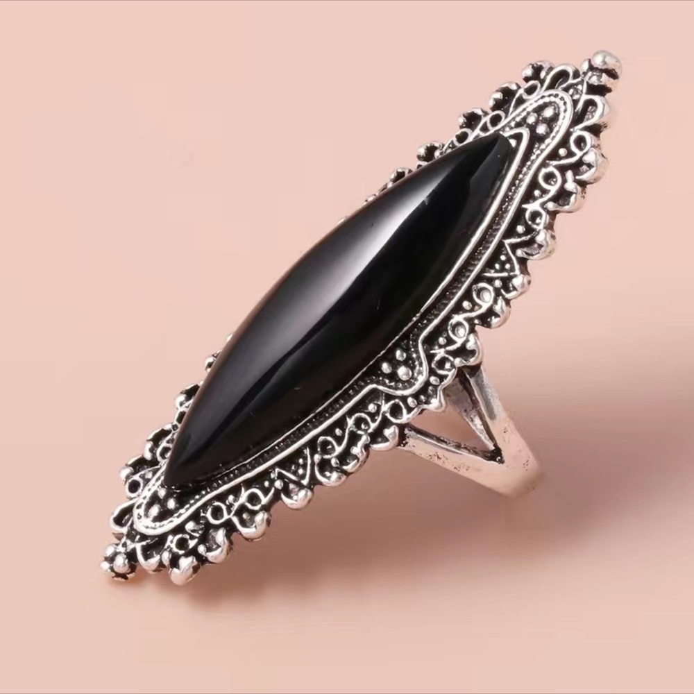 VINTAGE LONG RESIN RING - Picture 12 of 12